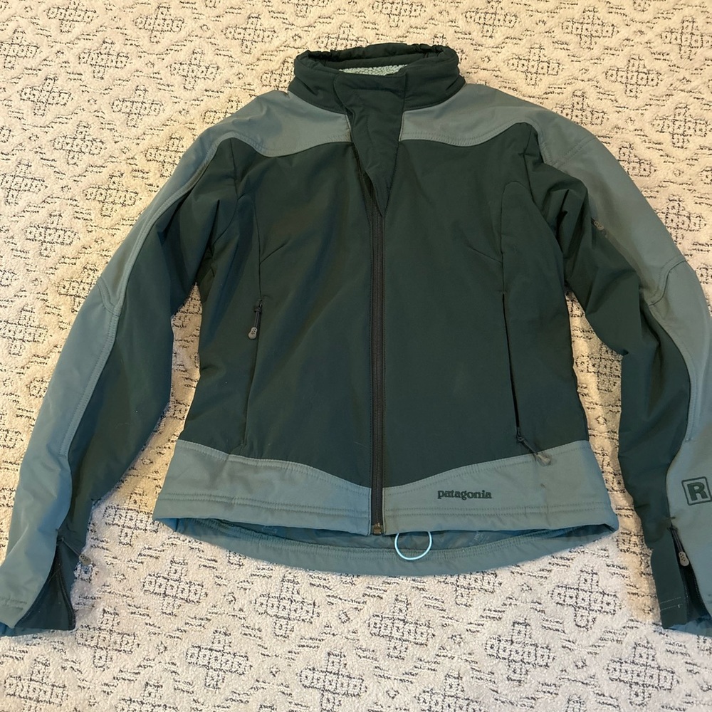 Patagonia mid weight jacket